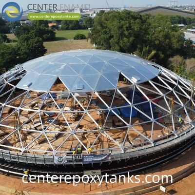 Toit flottant extérieur pour les réservoirs en acier soudé pour les réservoirs de stockage de déchets pétroliers: aide à contenir les fumées et les odeurs nocives tout en limitant l'évaporation