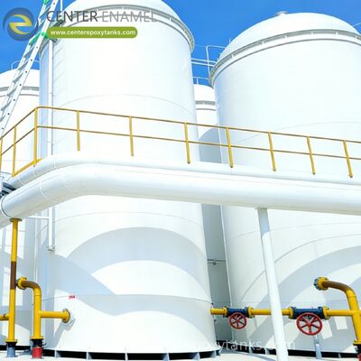 Toit flottant externe pour réservoir de stockage de champs pétrolifères: offre une barrière solide contre l'évaporation dans les sites d'extraction et de collecte de pétrole difficiles et éloignés