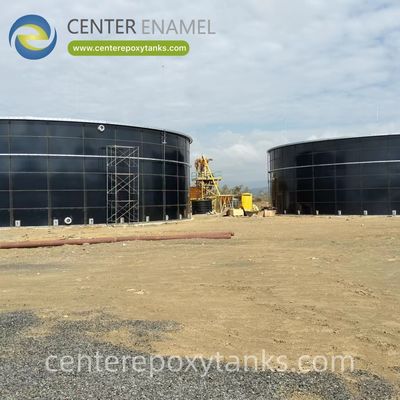 Réservoir en acier revêtu d'époxy pour le traitement des boues municipales - Construit pour résister aux exigences corrosives du traitement des boues.